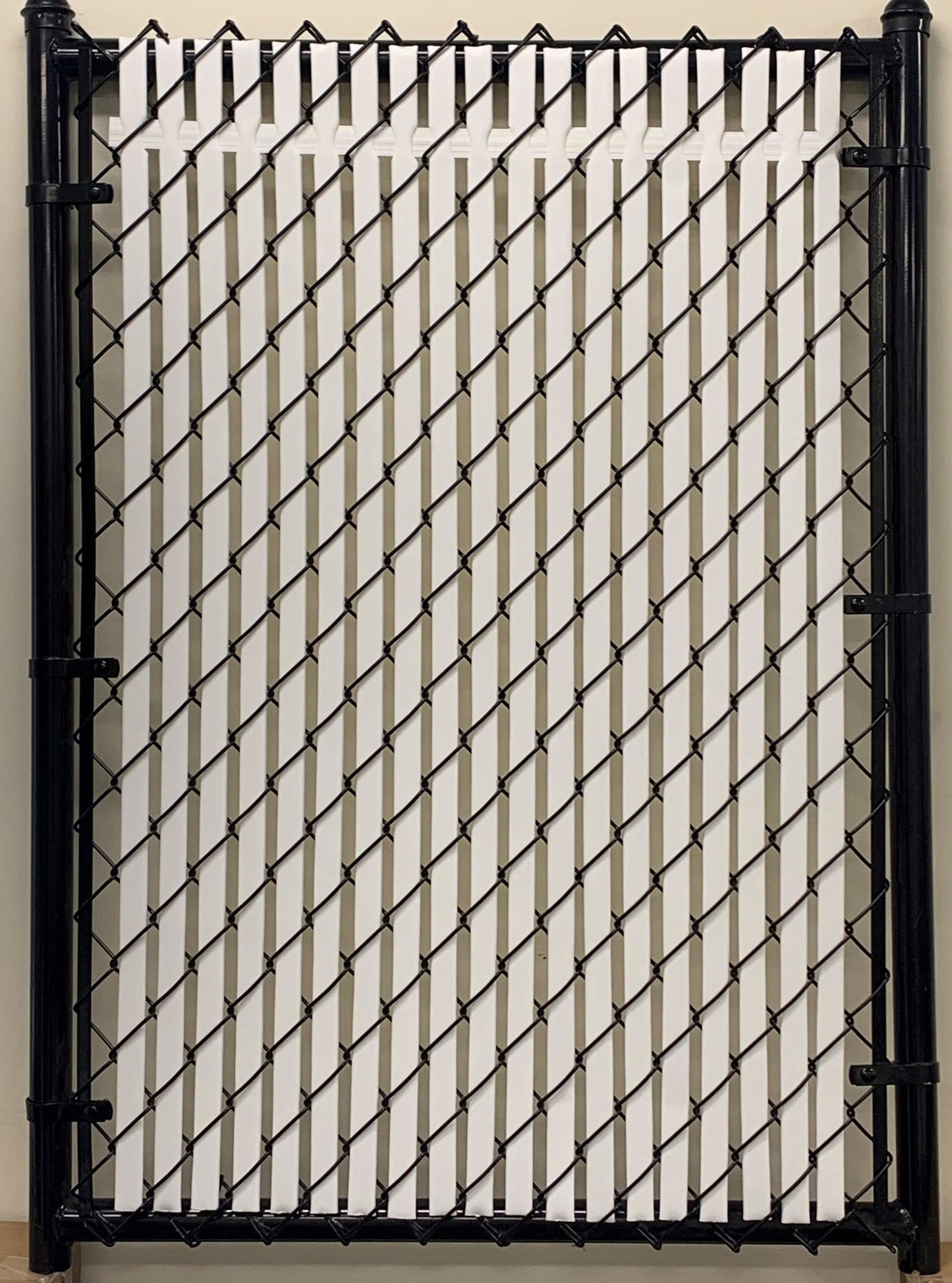 Pexco 8-ft H x 1-in W White Hdpe Chain Link Fence Slat 82-Pack
