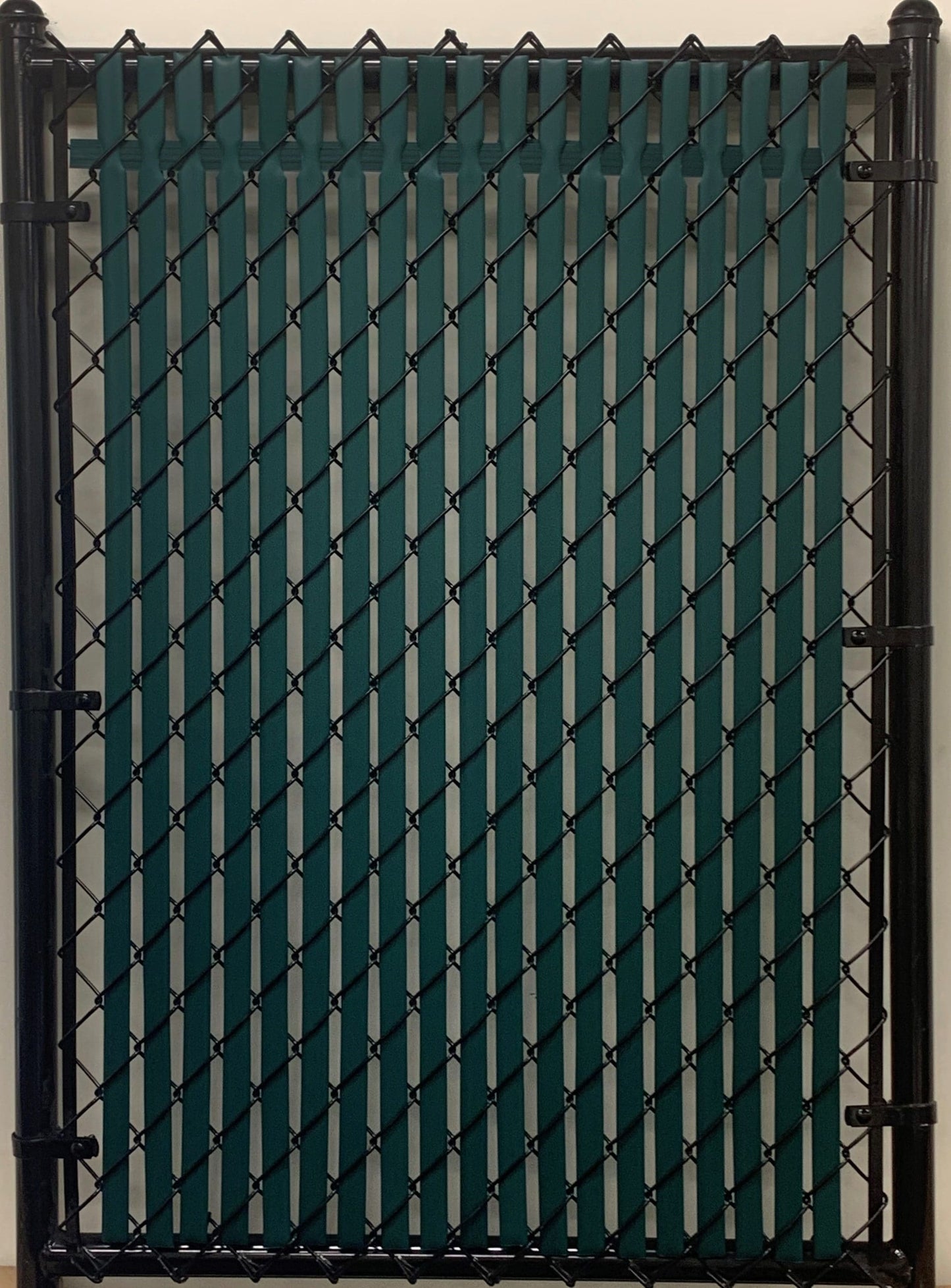 Pexco 8-ft H x 1-in W Green Hdpe Chain Link Fence Slat 82-Pack