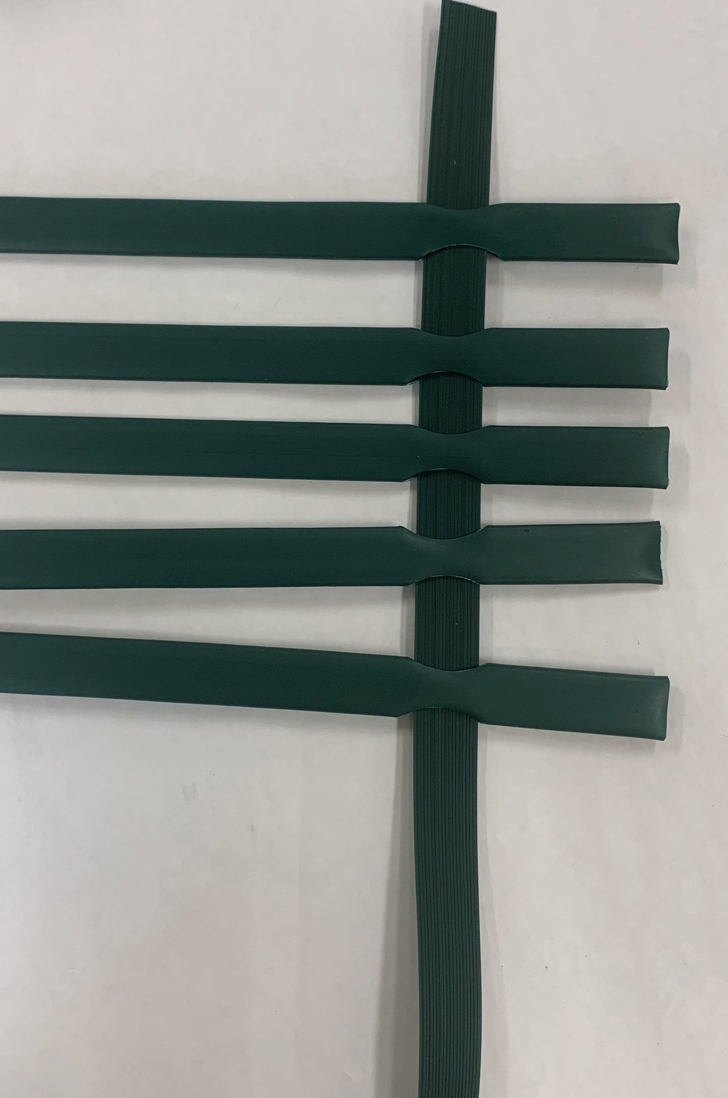 Pexco 5-ft H x 1-in W Green Hdpe Chain Link Fence Slat 82-Pack