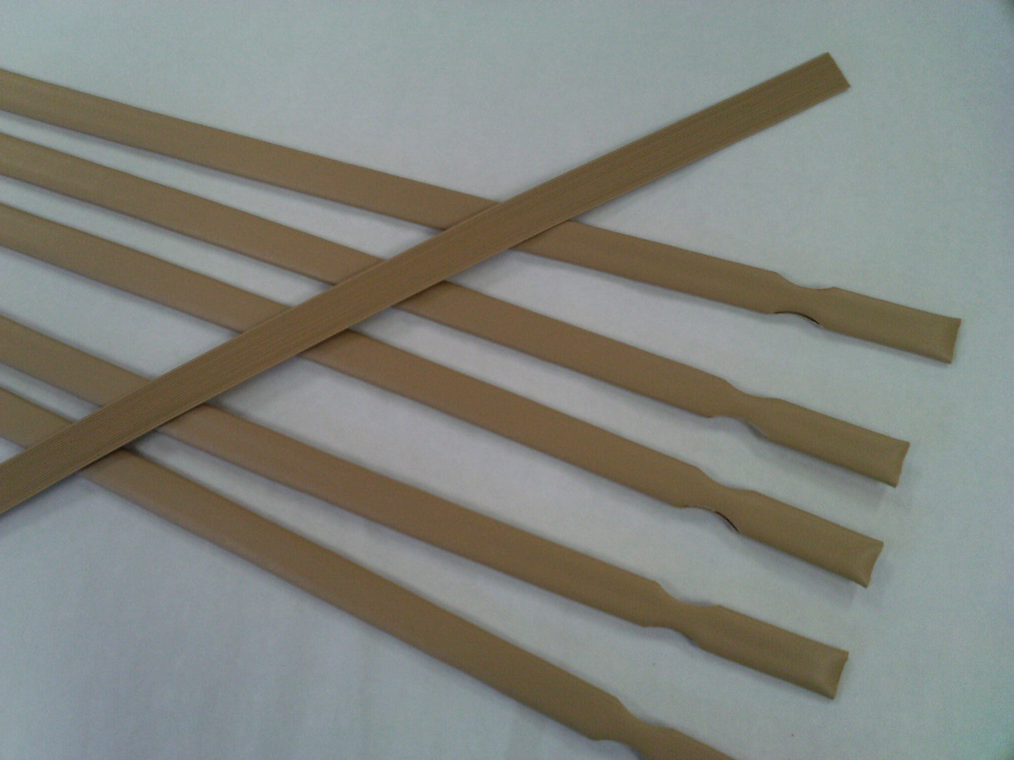 Pexco 6-ft H x 1-in W Beige Hdpe Chain Link Fence Slat 82-Pack