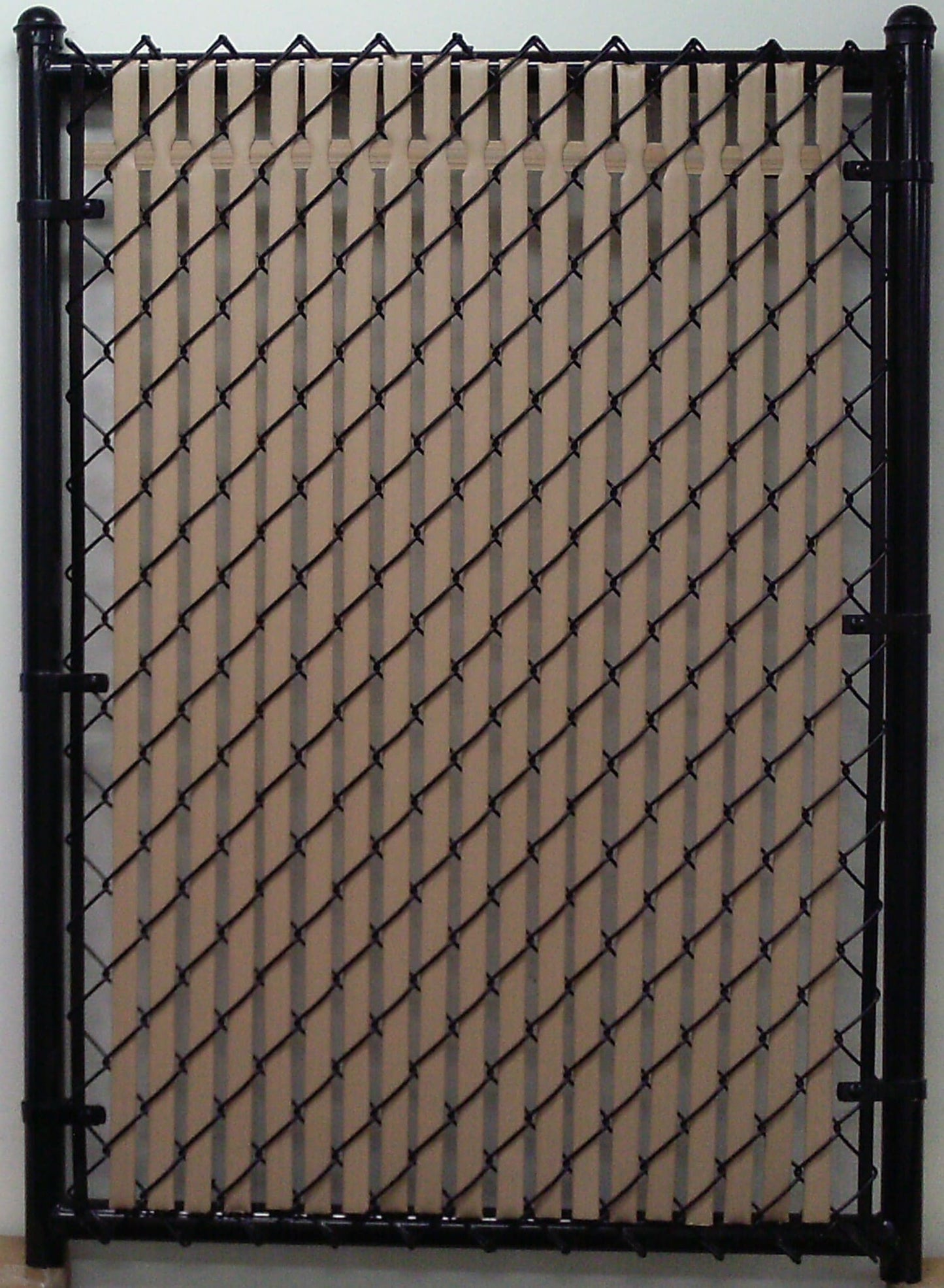 Pexco 8-ft H x 1-in W Beige Hdpe Chain Link Fence Slat 82-Pack