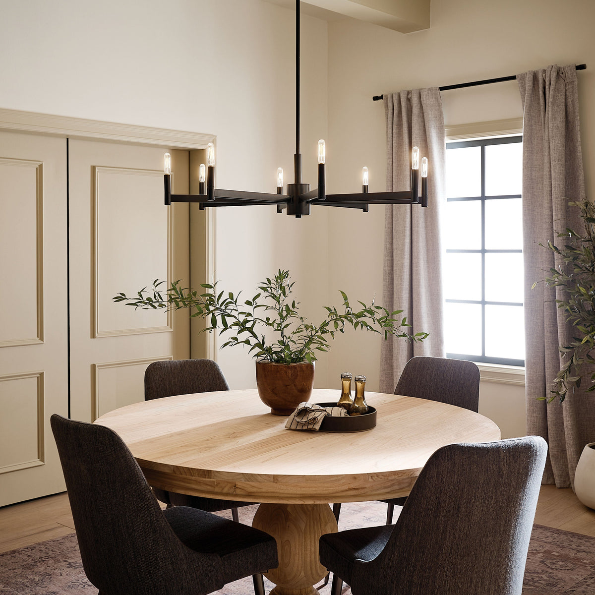 Kichler Erzo 8-Light Black Modern/Contemporary Chandelier