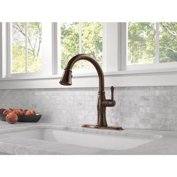Delta Cassidy Venetian Bronze 1-Handle Deck-Mount Pull-Down Handle Kitchen Faucet