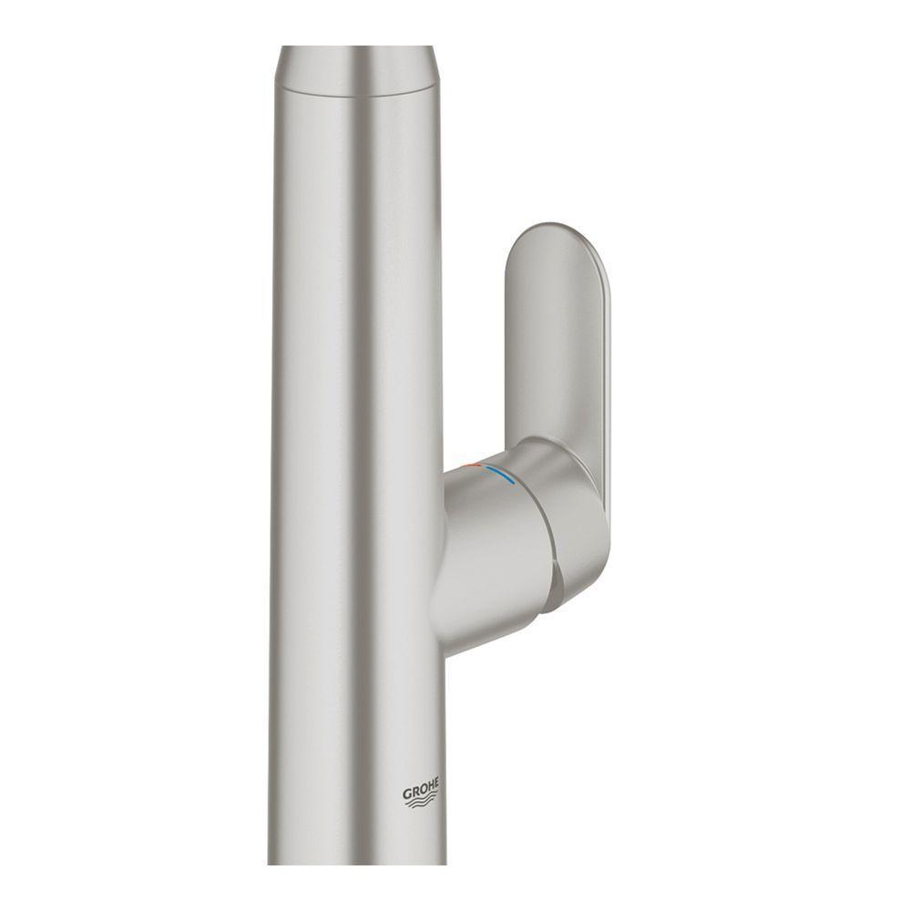 K7 Medium Semi-Pro Single-Handle Pull-Down Sprayer Standard Kitchen Faucet in SuperSteel Infinity