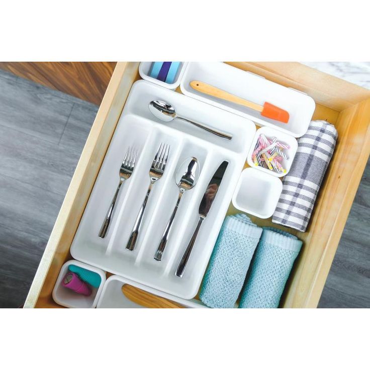Style Selections 12.9-in x 9-in Plastic Multi-Use Insert Drawer Organizer