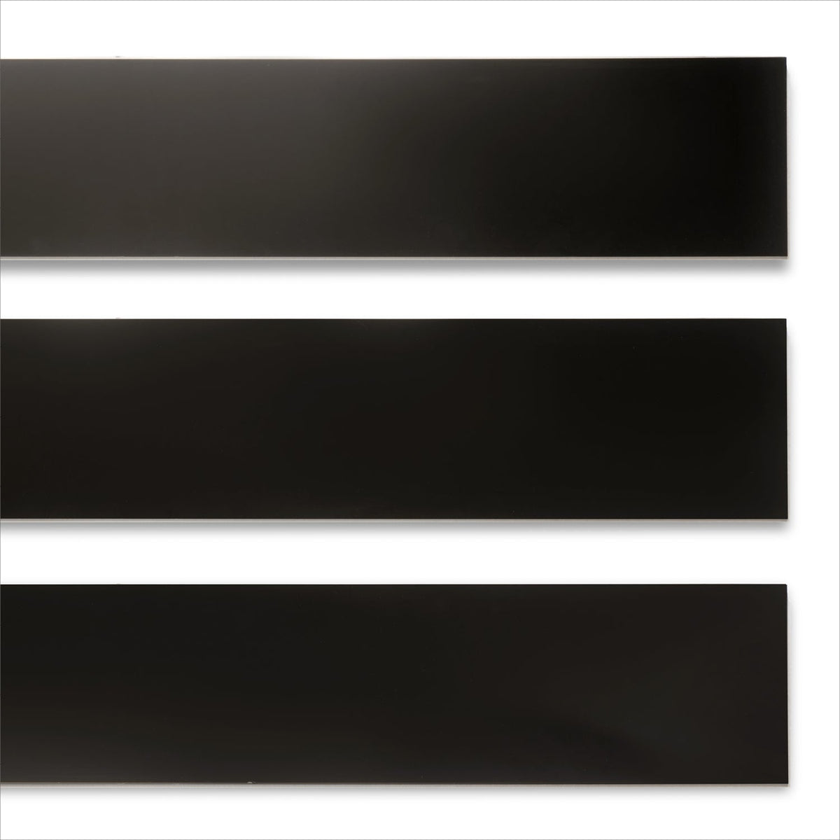 Lucida USA (Sample) MaxCore ULTRA Piano Black Vinyl Plank, 7.31 in x 48 in