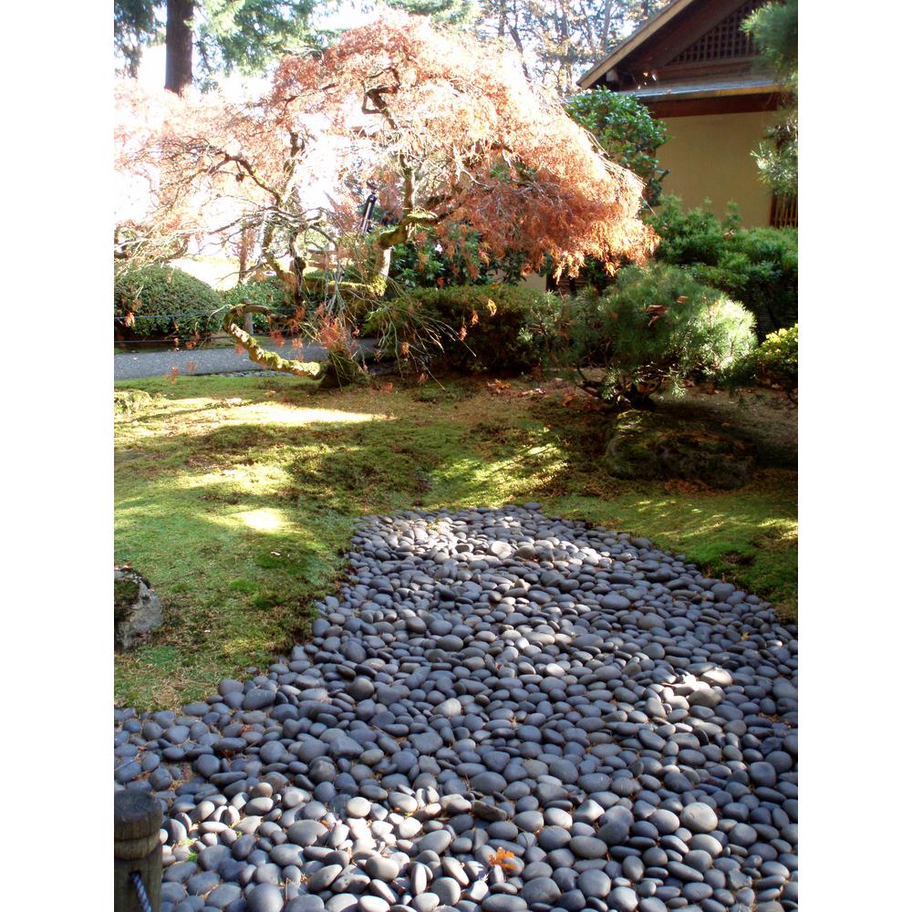 Butler Arts 0.50 cu. ft. 1 in. - 2 in. 40 lb. Unpolished Black Mexican Beach Pebble Bag (20-Pack Pallet) - Super Arbor