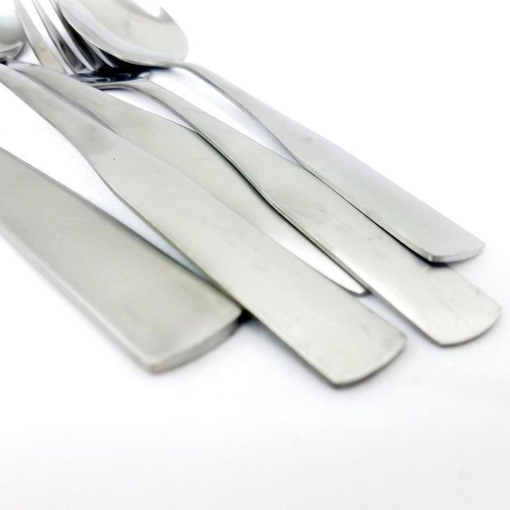 Abbeville 61-Piece Stainless Steel Flatware Set with Wire Caddy (Service for 12)