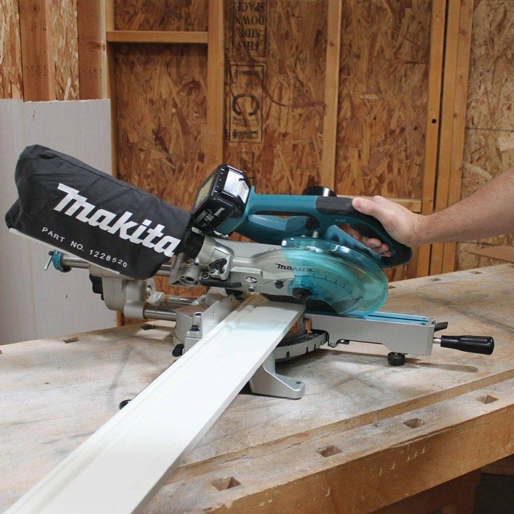 18-Volt LXT Lithium-Ion 7-1/2 in. Cordless Dual Slide Compound Miter Saw (Tool-Only)