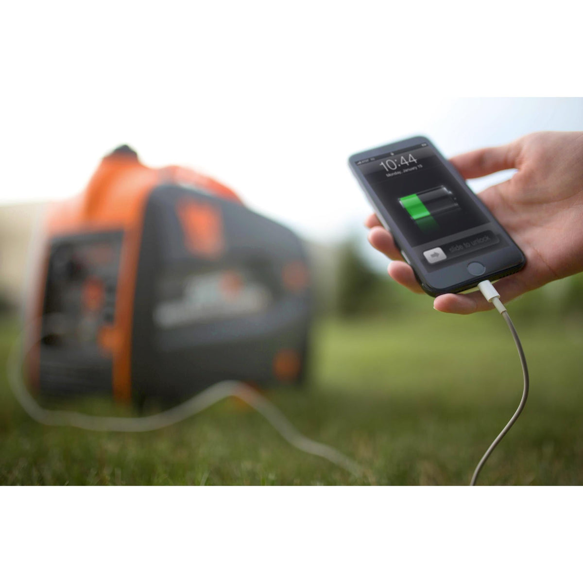 WEN Super Quiet 2250-Watt Gas-Powered Portable Inverter Generator with Fuel Shut-Off