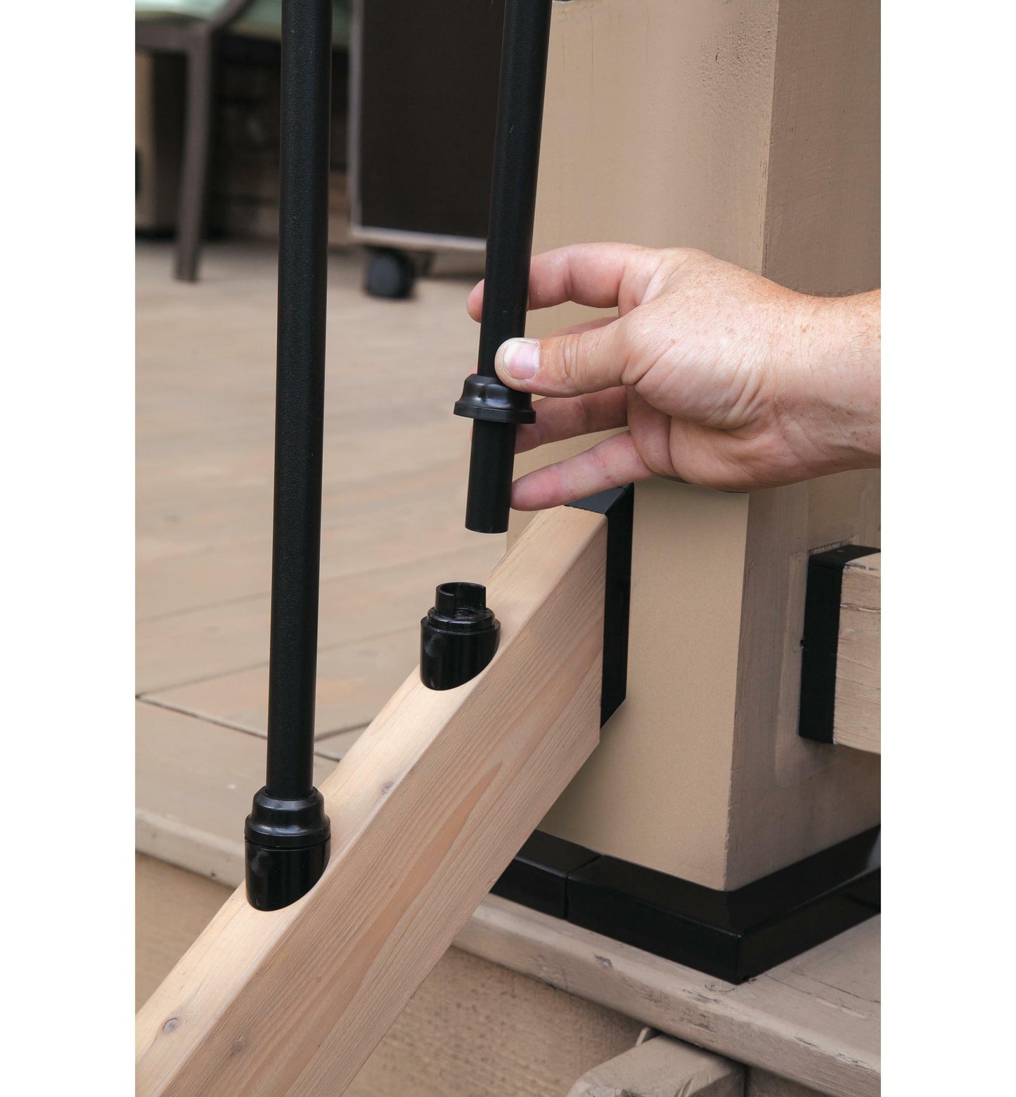 TITAN BUILDING PRODUCTS 3/4-in x 32-in Snap'n Lock Baluster Kit, Round 31-in Black Aluminum Round Deck Baluster