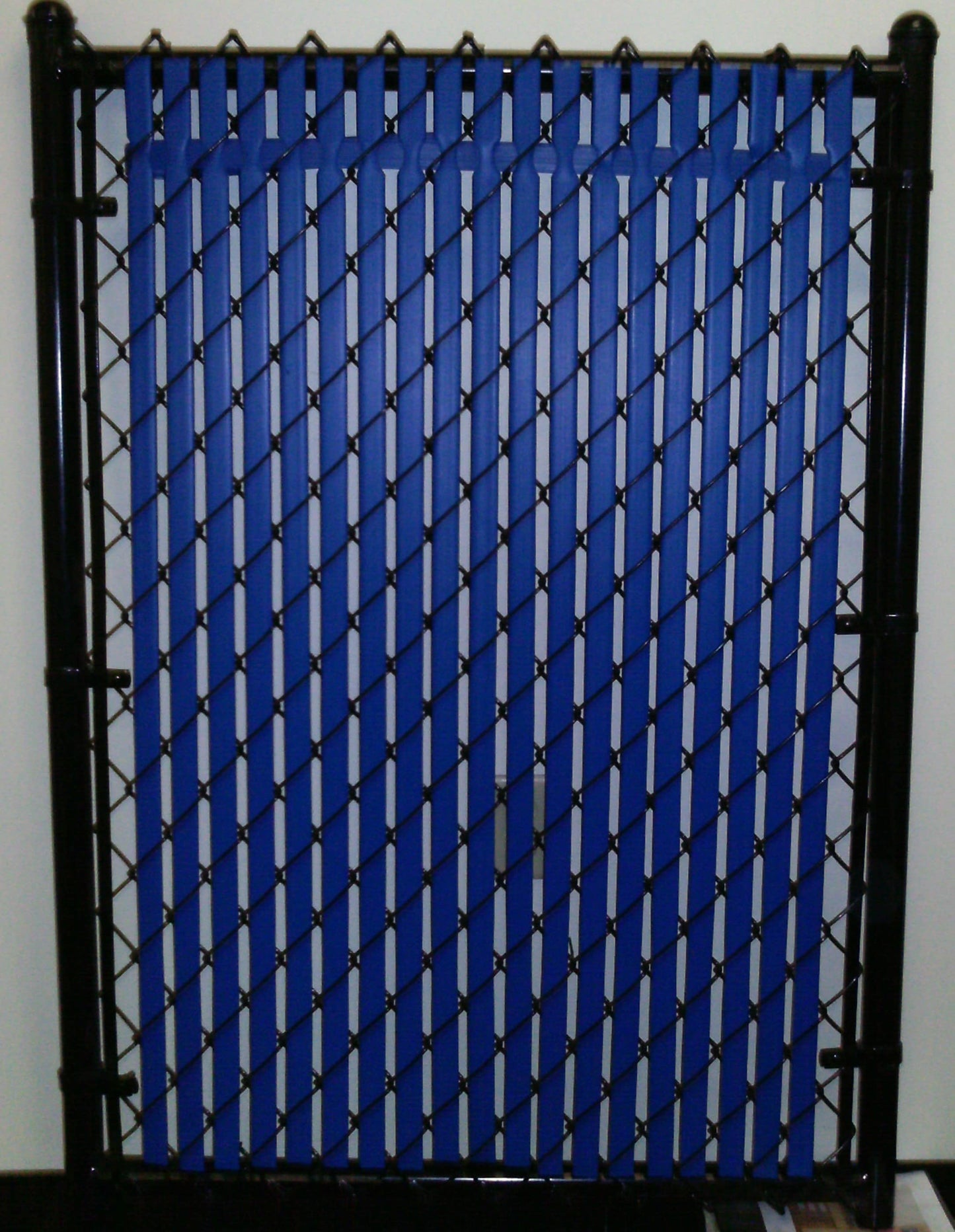 Pexco 8-ft H x 1-in W Blue Polyethelene Privacy Chain Link Fence Slat 82-Pack