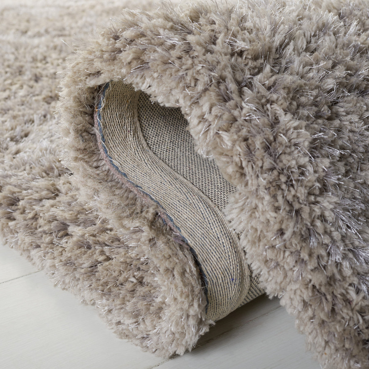 Safavieh Florence Shag Area Rug, 4 x 6, Silver, Handcrafted Indoor