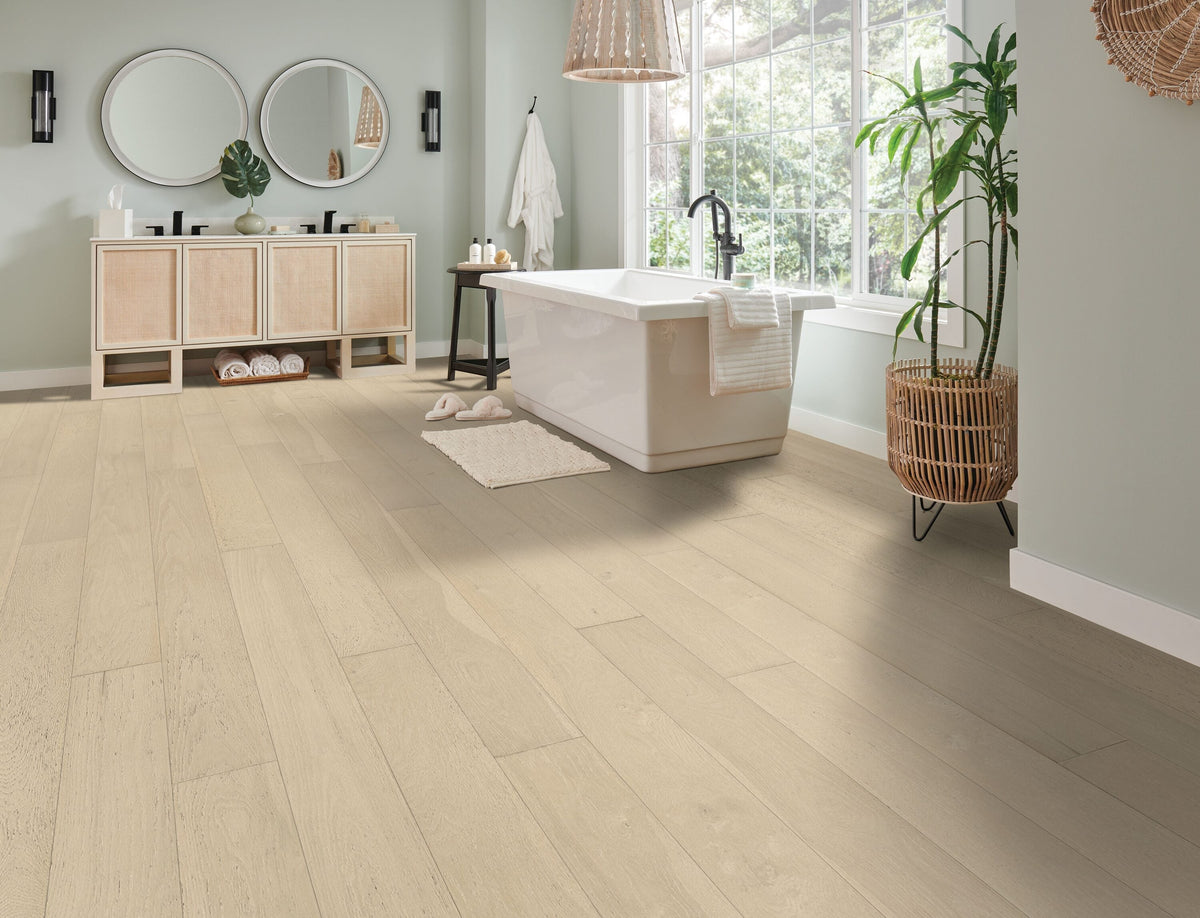 Bruce Forest Rain Woodsy Winter White Oak 7-7/16-in W x 1/4-in T x Varying Length Wirebrushed Waterproof Engineered Hardwood Flooring (15.54-sq ft / Carton)