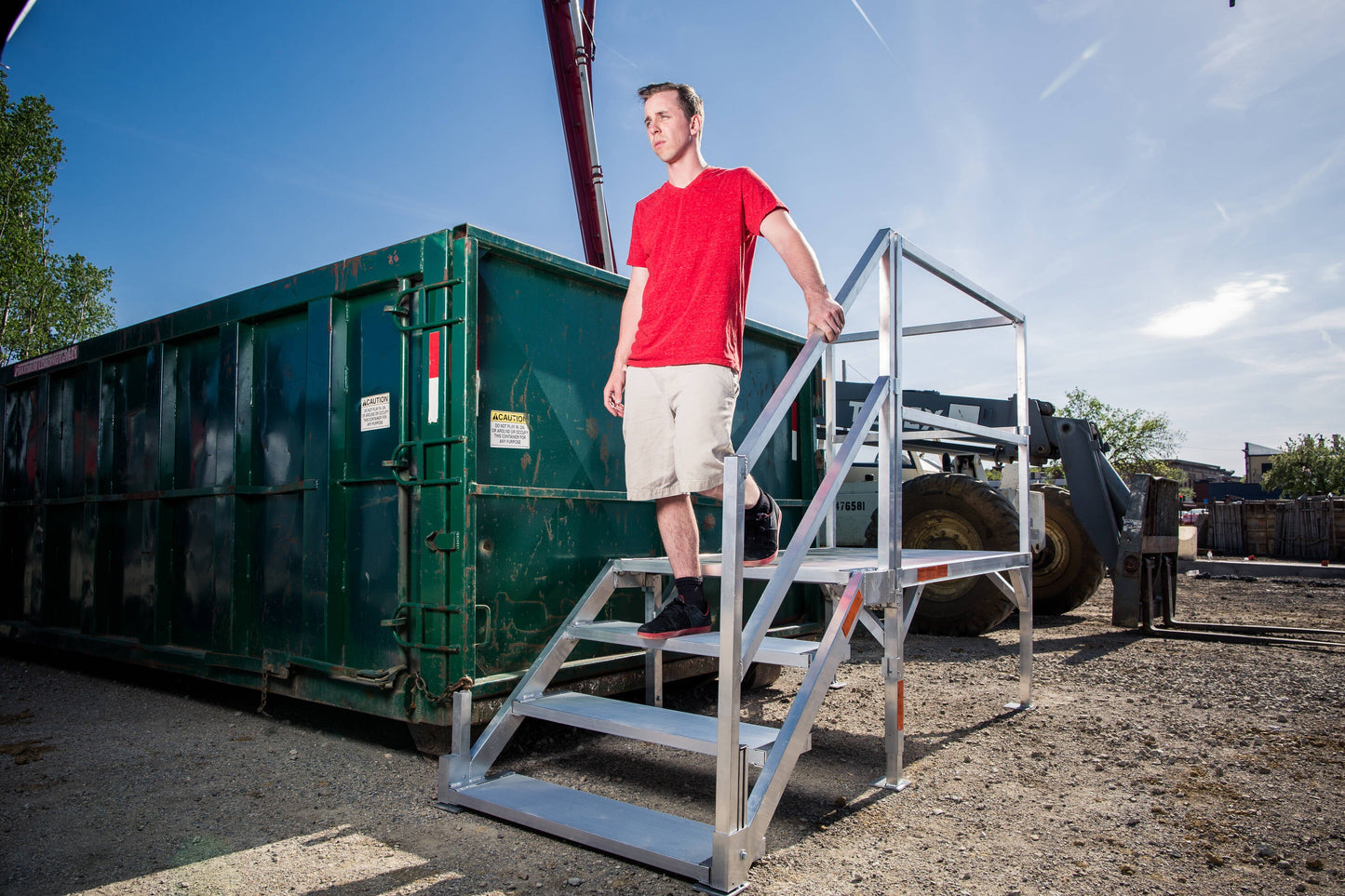 EZ-ACCESS FORTRESS 27.5 in to 42.5 in H OSHA Compliant Aluminum 4-Riser Stair System with Platform