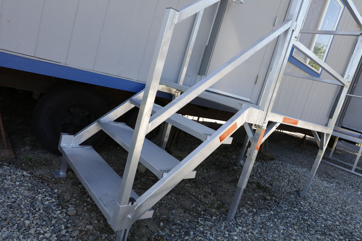 EZ-ACCESS FORTRESS 27.5 in to 42.5 in H OSHA Compliant Aluminum 4-Riser Stair System with Platform and Canopy