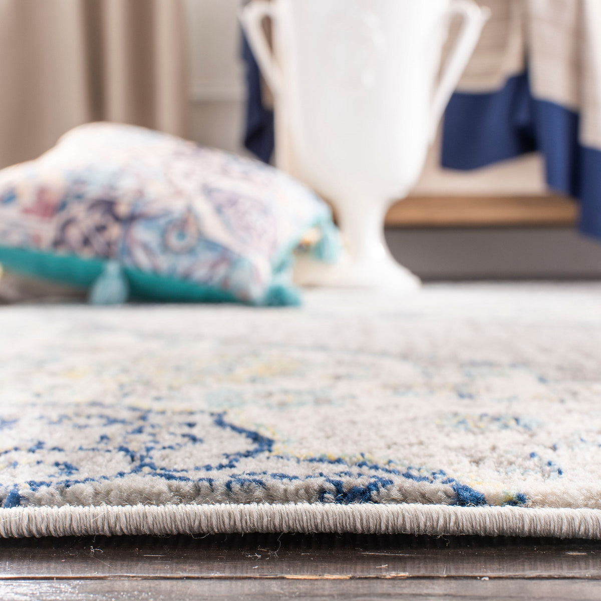Safavieh Madison Suzian 2 x 8 Runner Rug, Light Gray/Blue, Indoor Floral/Botanical Oriental (Polypropylene)