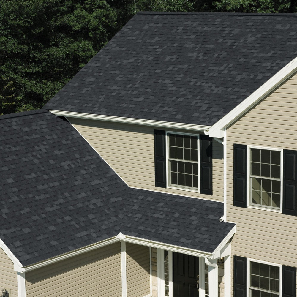Owens Corning Oakridge Architectural Roof Shingles, Onyx Black — 32.8-sq ft per Bundle