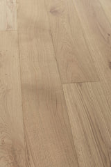Villa Barcelona White oak Goya hardwood flooring — surface grain detail