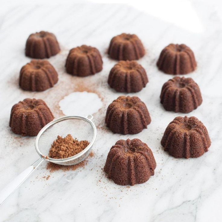Fluted Brownie Pan