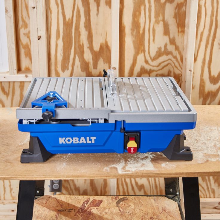 Kobalt 7-in 6-Amp Wet Tabletop Sliding Table Tile Saw