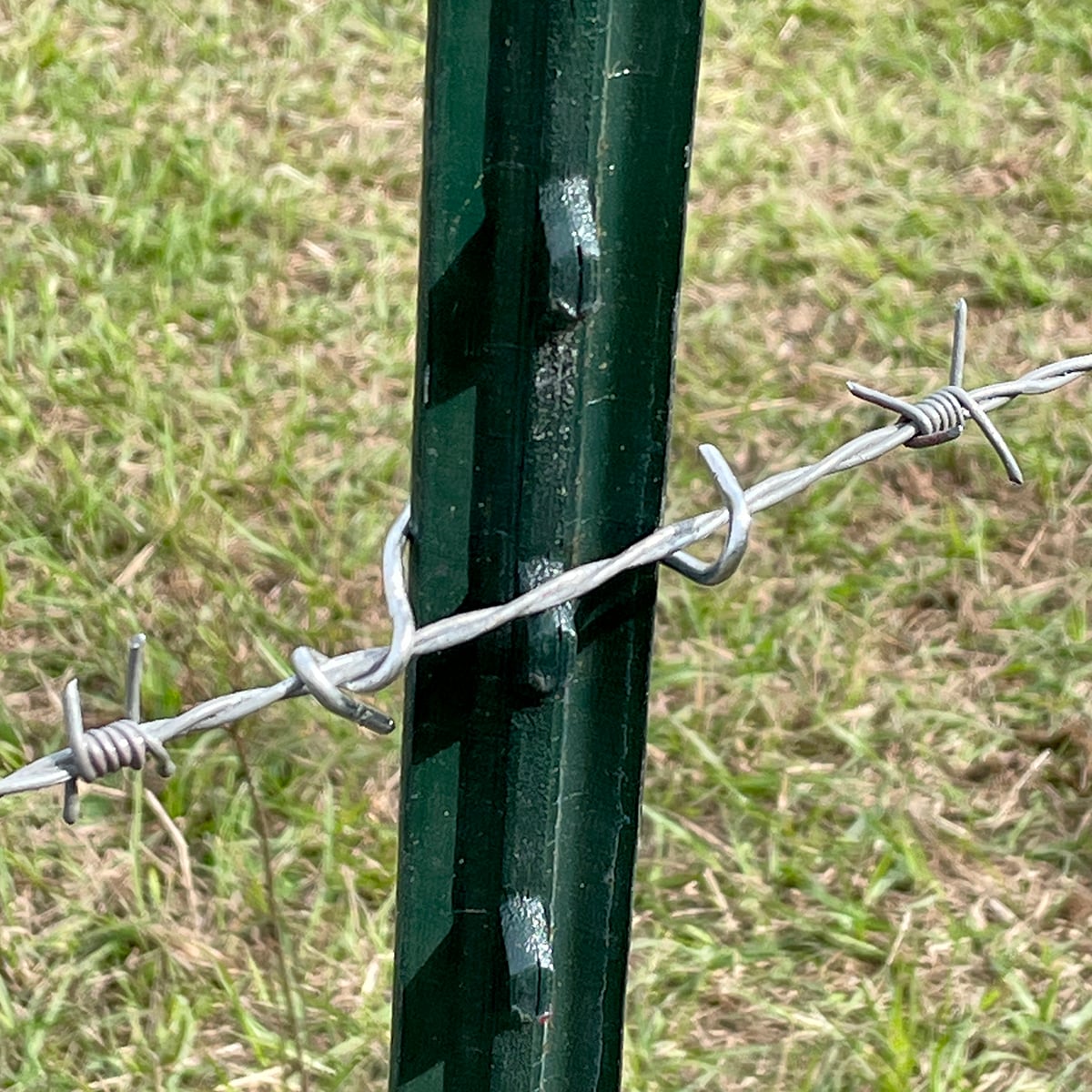IRONRIDGE 1320-Feet 15.5-Gauge Steel Barbed Wire Fencing