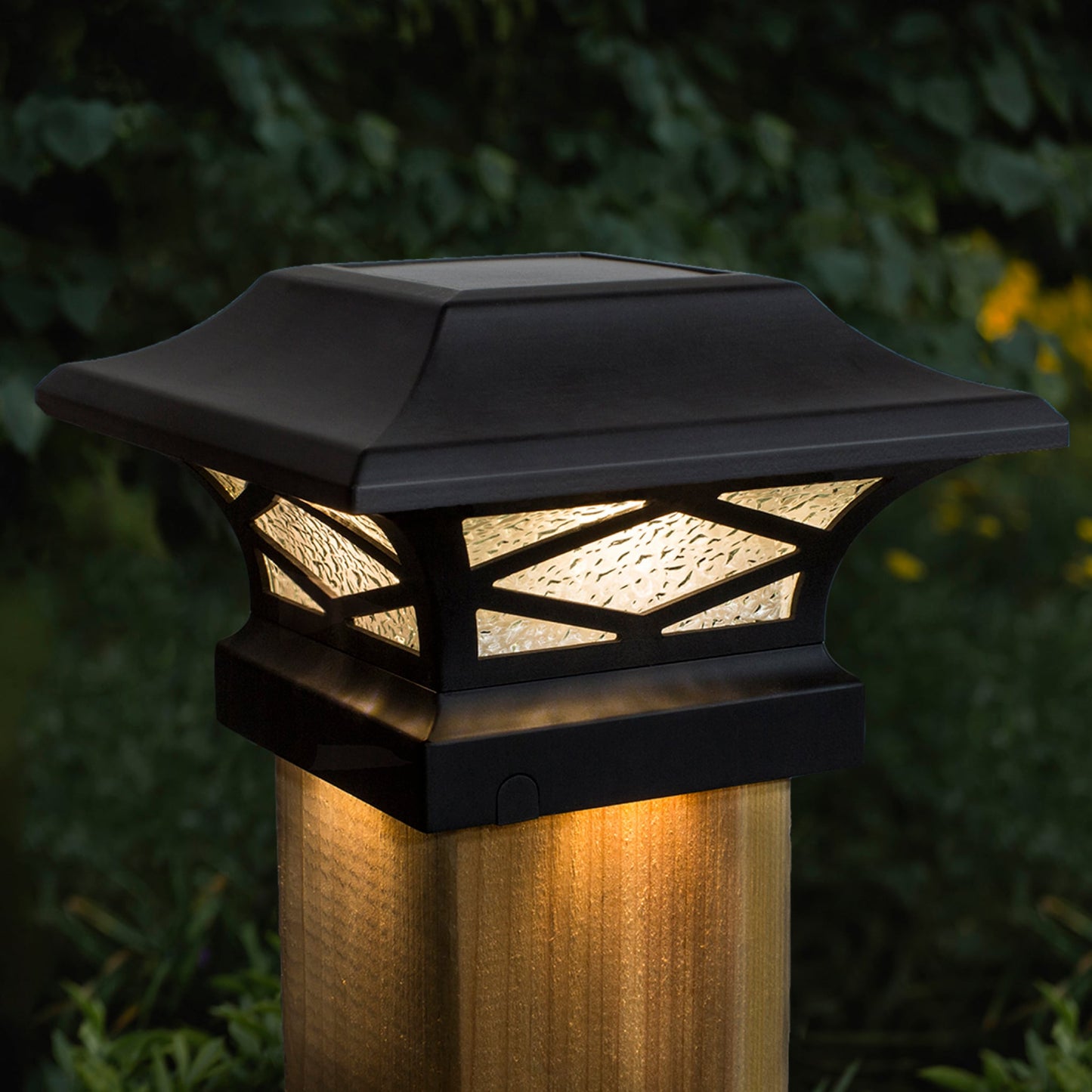 Classy Caps 4-in x 4-in 20-Lumen 0.2-Watt Black Solar LED Outdoor Post Cap Light (2700 K)