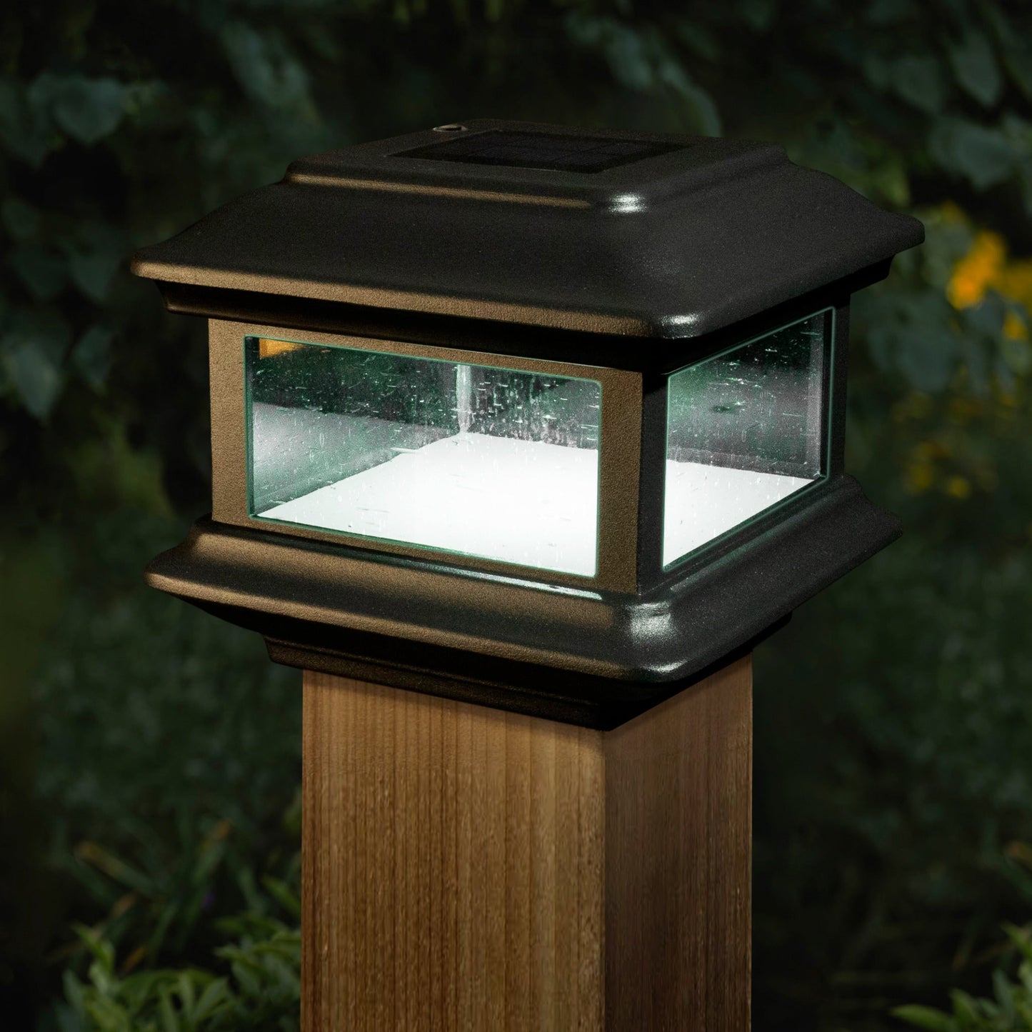 Classy Caps 4-in x 4-in 5-Lumen 1-Watt Black Solar LED Outdoor Post Cap Light (5000 K)