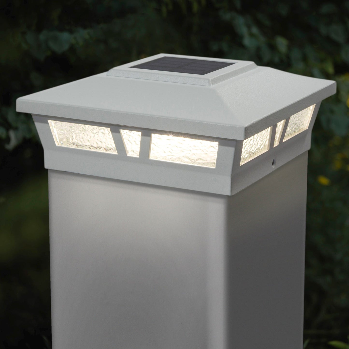 Classy Caps 6-in x 6-in 10-Lumen 1-Watt White Solar LED Outdoor Post Cap Light (2700 K)