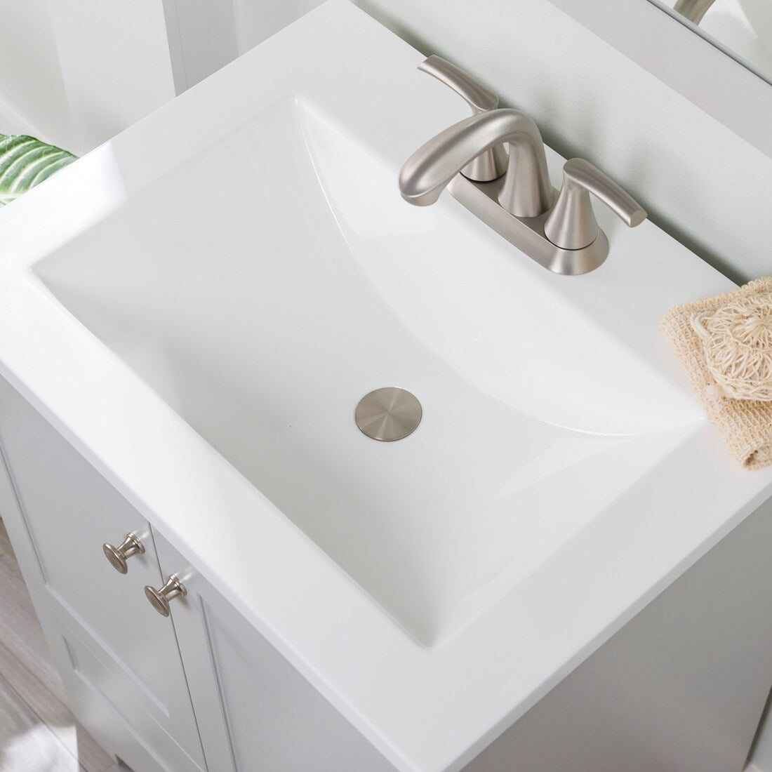 Diamond NOW Cassidy 24.5-in Pearl Gray Single-Sink Bathroom Vanity with White Cultured Marble Top