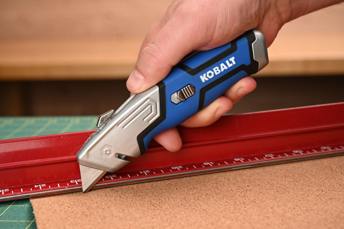 Kobalt 3/4-in Retractable Utility Knife, 3-Blade with On-Tool Storage
