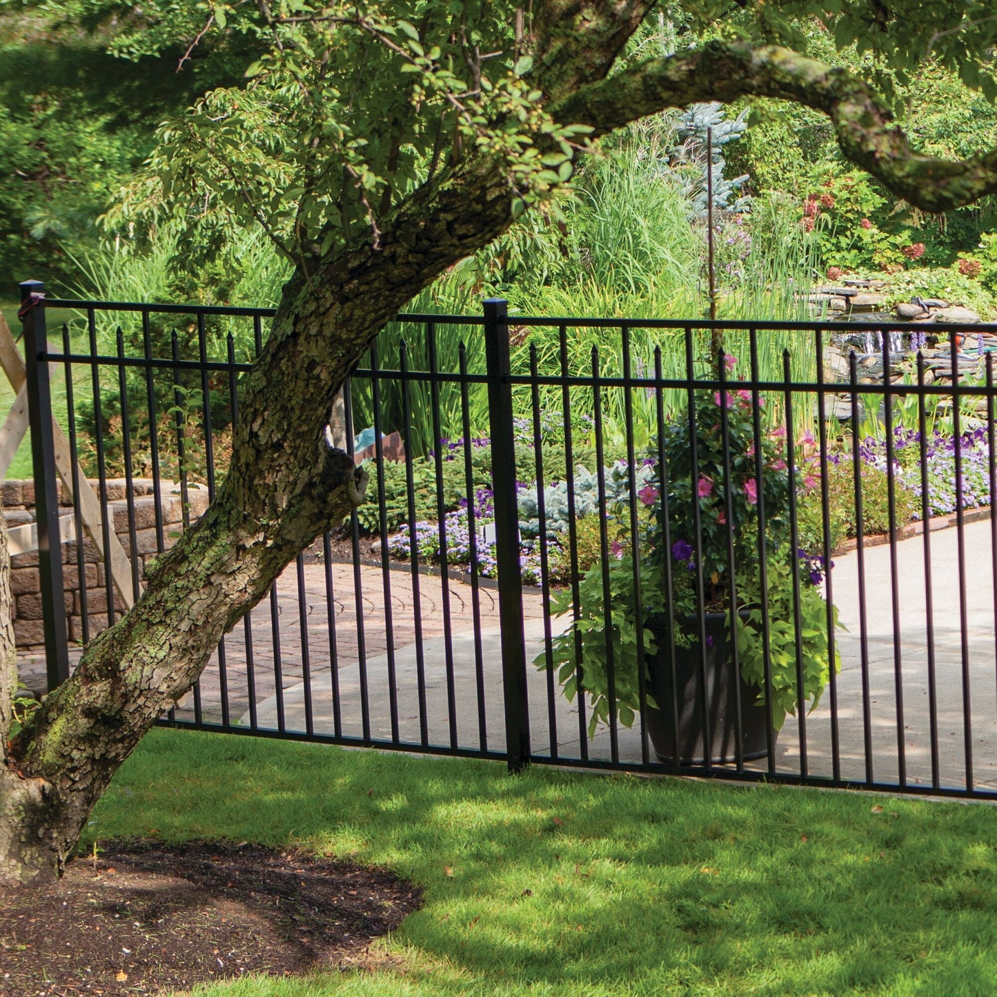 Freedom Concord/New Haven 7-ft H x 2-in W Black Aluminum Spaced Picket Flat-top Decorative Line Fence Post