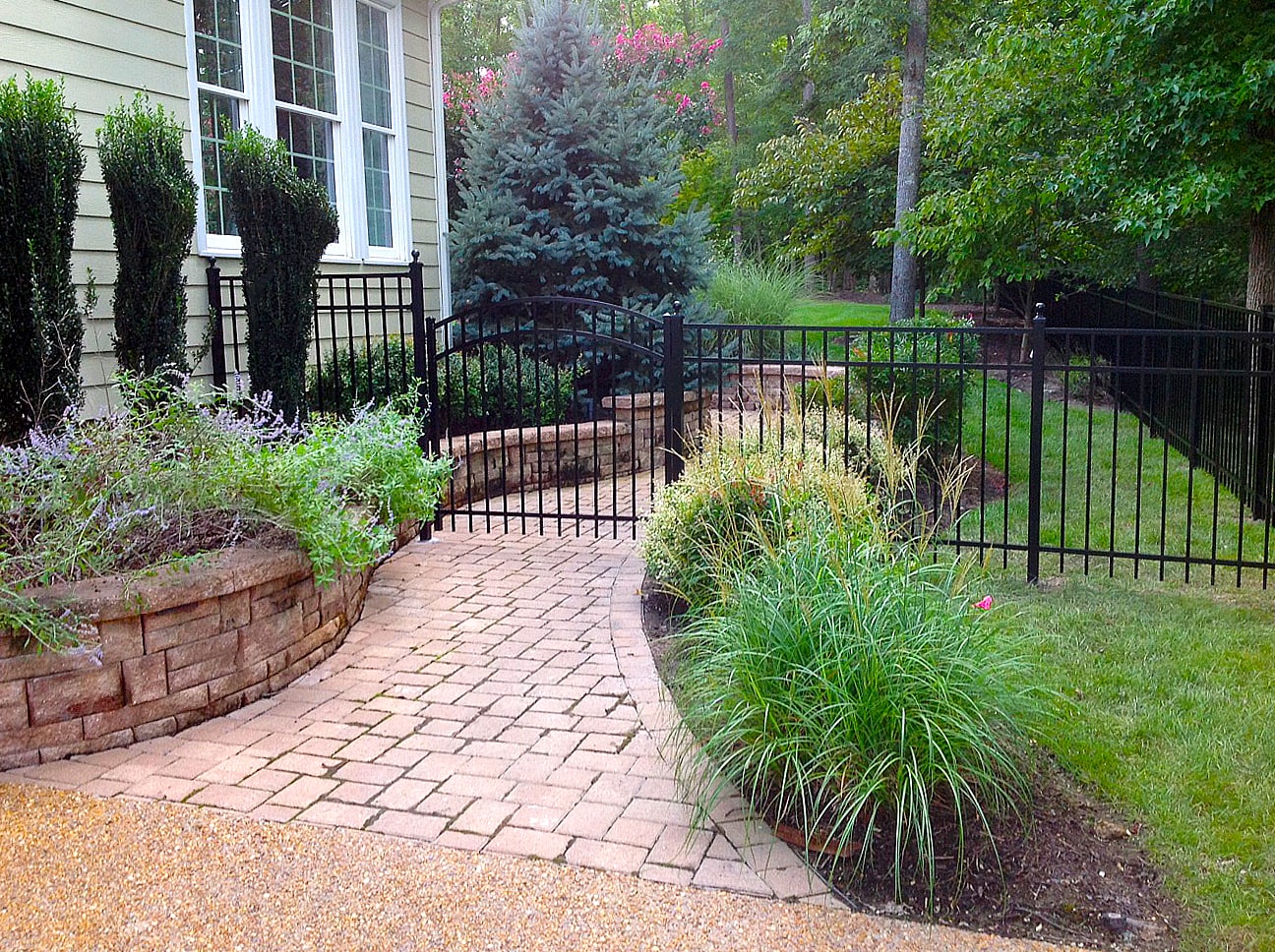 Freedom Concord/New Haven 6-ft H x 2-in W Black Aluminum Spaced Picket Flat-top Decorative End Fence Post
