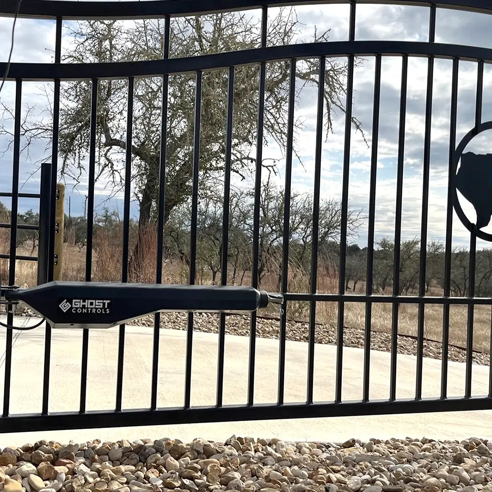 Ghost Controls 20-ft Single Swing Universal Battery Driveway Gate Opener Kit (Solar Compatible)