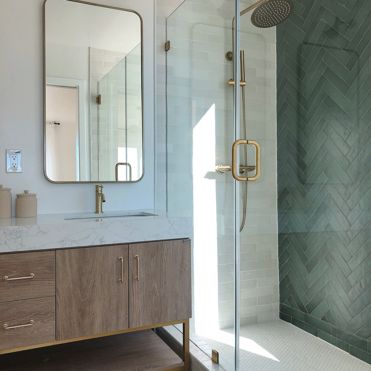 Bedrosians Makoto Midori Green 2-in x 10-in Matte Ceramic Subway Floor and Wall Tile (5.38-sq. ft/ Carton)