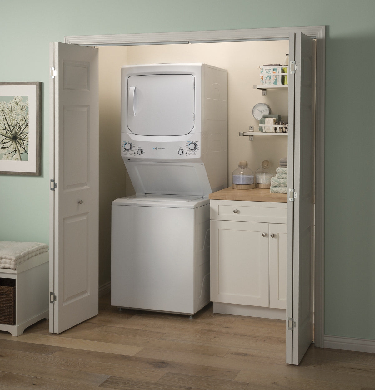 GE Gas Stacked Laundry Center with 3.9-cu ft Washer and 5.9-cu ft Dryer, ENERGY STAR, White (GUD27GESNWW)