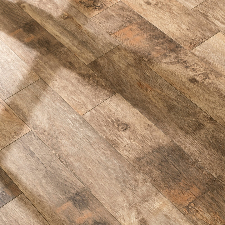 Pergo Classics Dockyard Oak Water Resistant Laminate Flooring