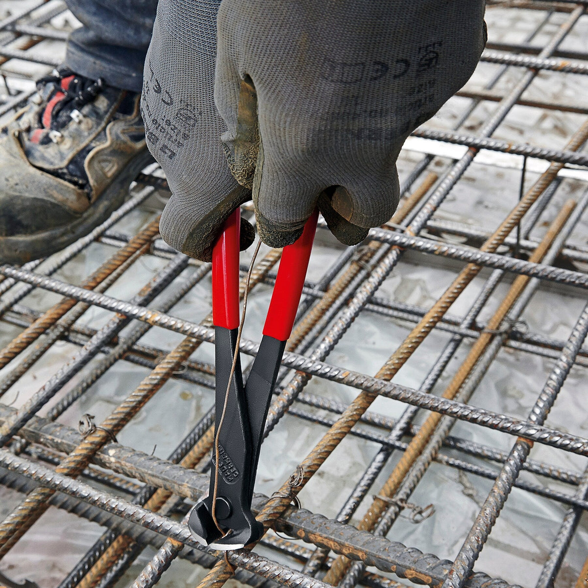 KNIPEX 11-in Cutting Pliers, Chrome Vanadium Steel, Red Handles (68 01 280)