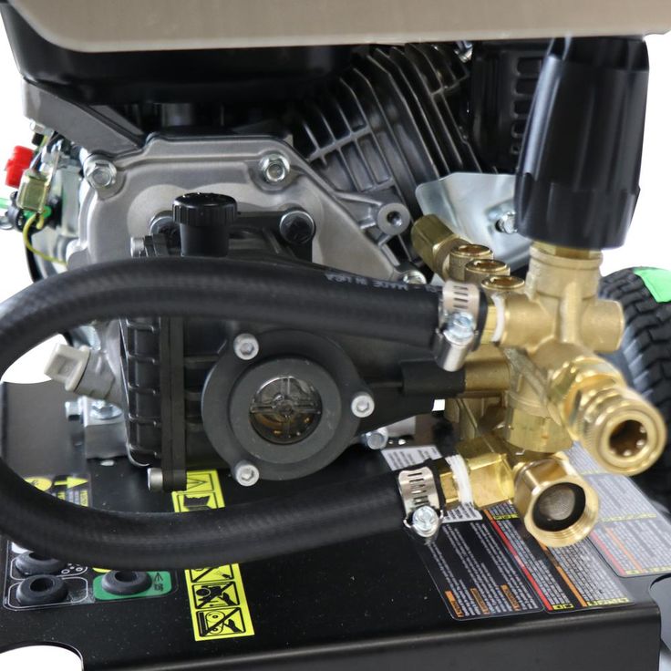 Simpson SuperPro Roll-Cage 3600 PSI at 2.5 GPM Simpson GB210 Cold Water Gas Pressure Washer