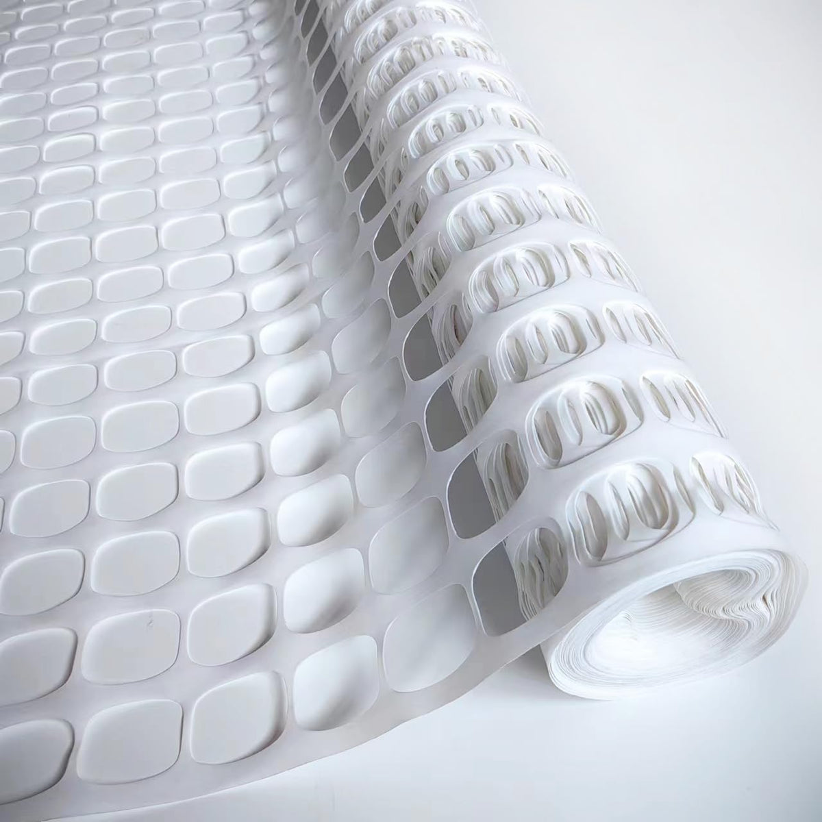 BOEN 100-ft H x 4-ft L Temporary Plastic Snow Fence