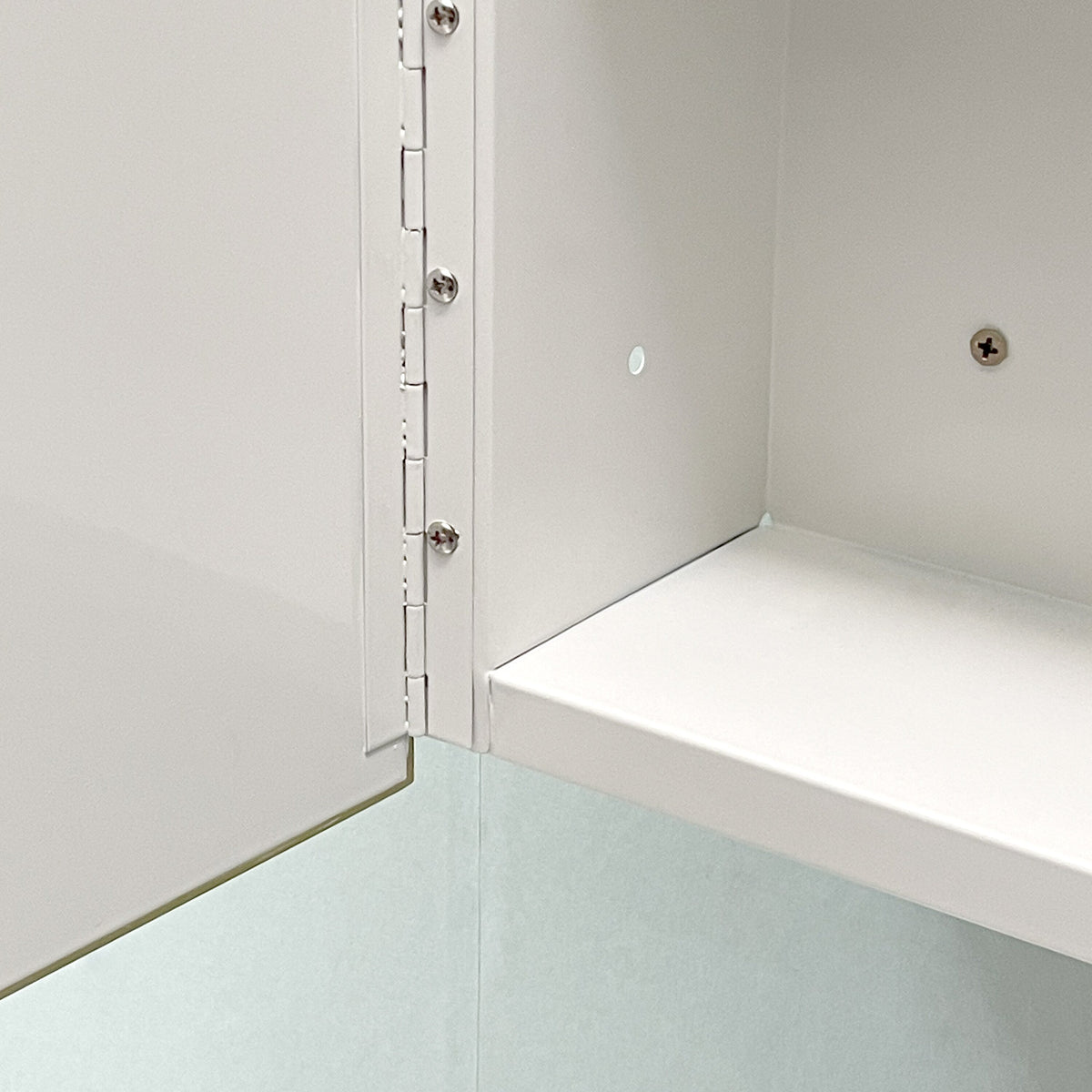 Forclover 16-in x 28-in Surface/Recessed Mount White Mirrored Soft Close Medicine Cabinet