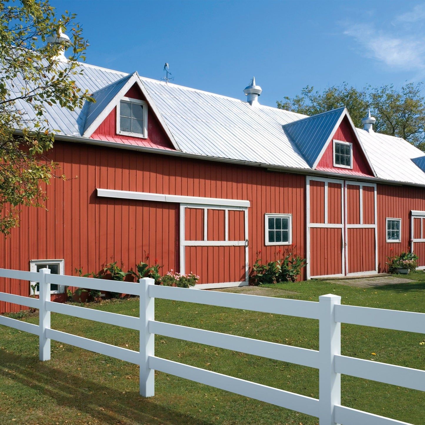 Outdoor Essentials 8-ft H x 0.5-ft W White Vinyl Flat-top Fence Rail (Unassembled)