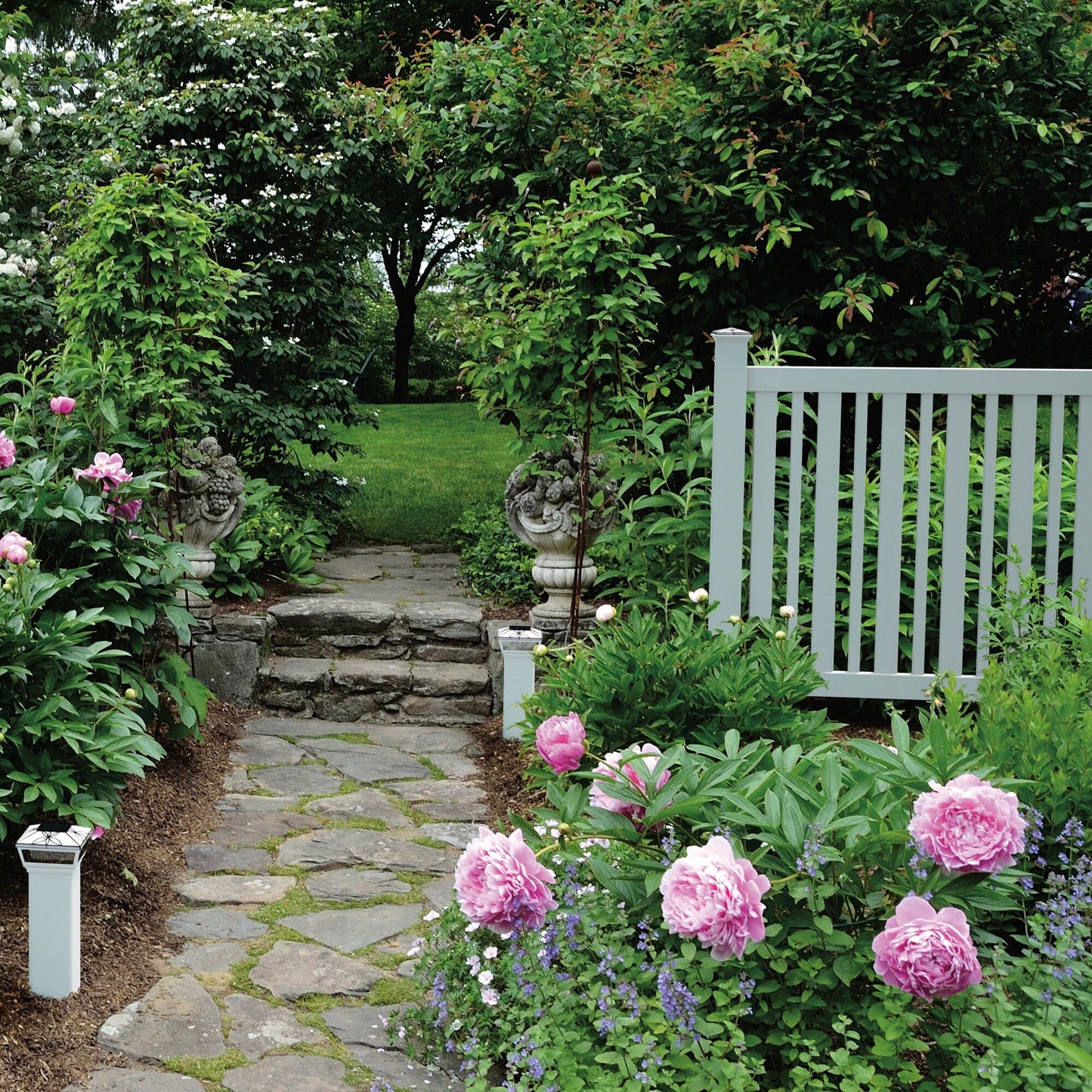 Outdoor Essentials Evanston 4-ft H x 8-ft W White Vinyl Flat-top Fence Panel (Unassembled)