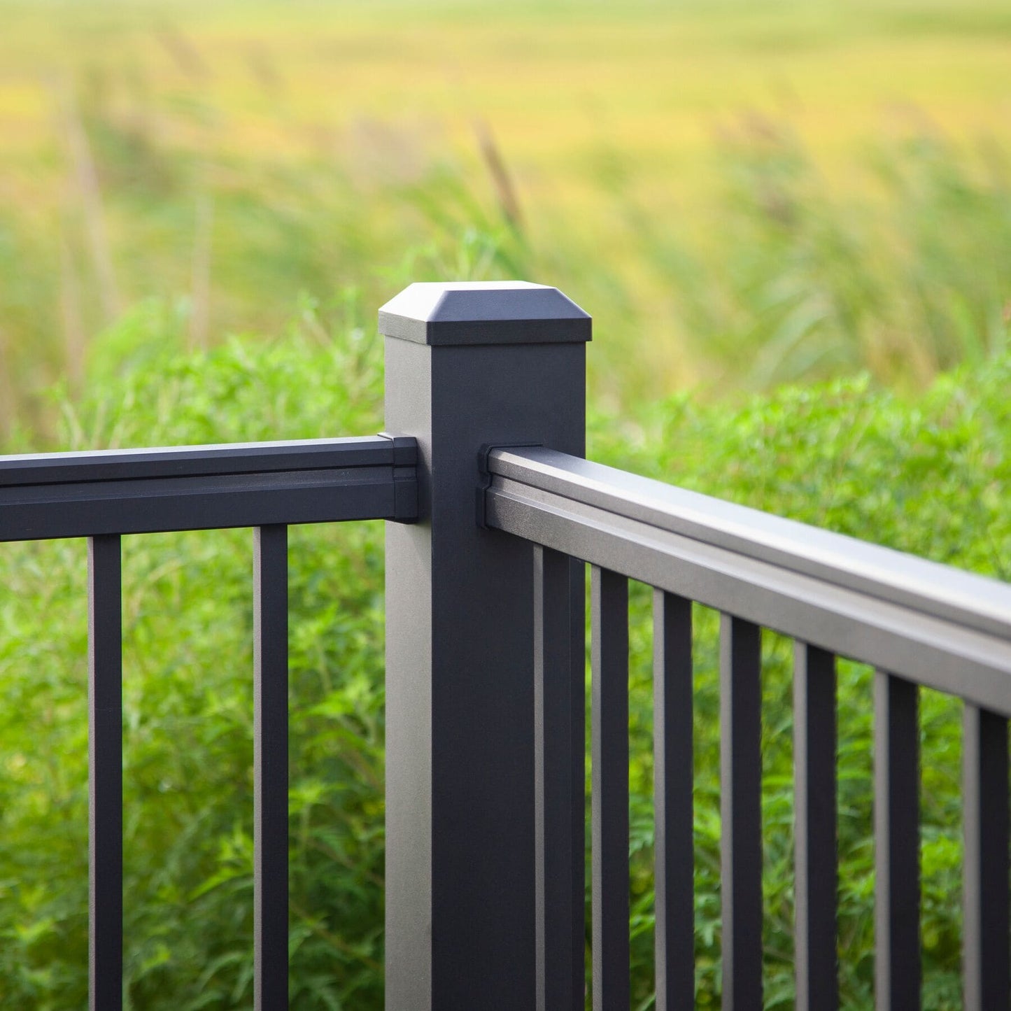 MoistureShield Compass 8-ft L x 1.13-in W x 2.6-in H Matte Black Aluminum Top Rail
