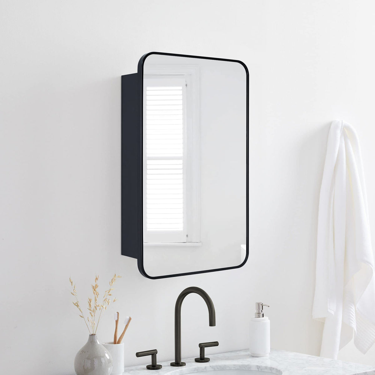 TEHOME 17.5-in x 29-in LED Surface/Recessed Mount Matt Black Mirrored Soft Close Medicine Cabinet