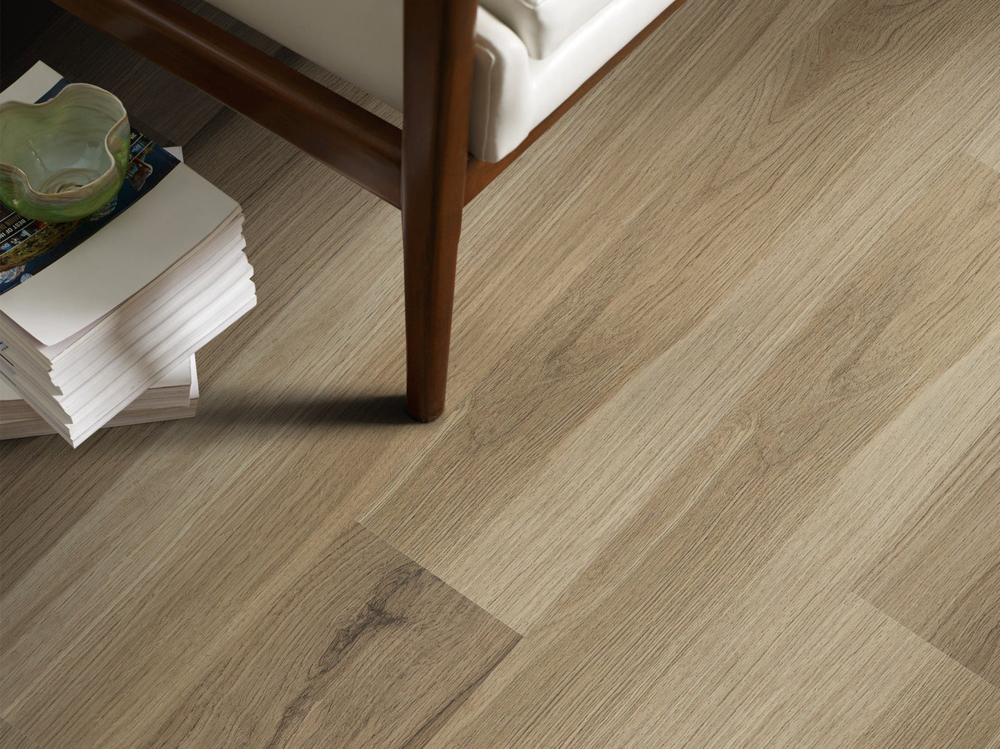 Shaw Newcastle Chamberlain Oak 7-in Wide x 4-4/5-mm Thick Waterproof Interlocking Luxury Vinyl Plank Flooring (18.68-sq ft)