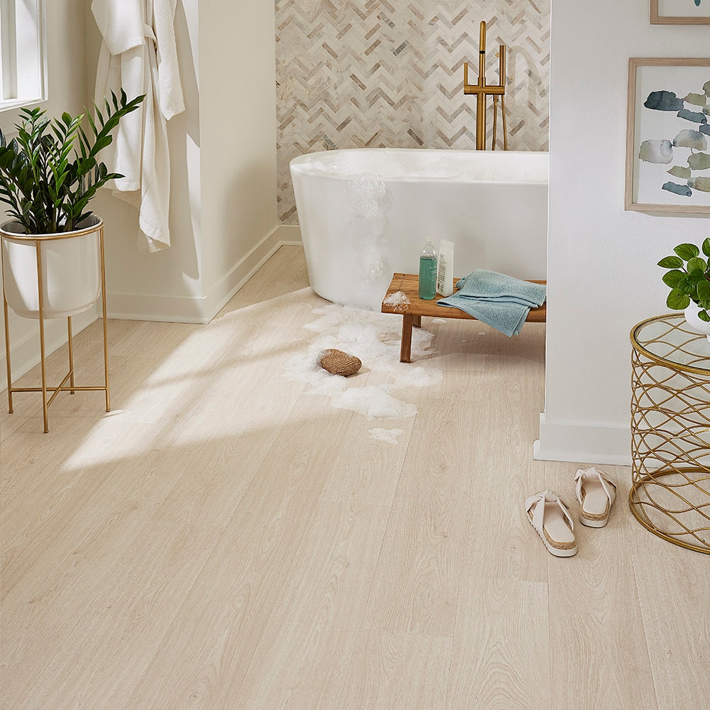 Pergo EverCraft Clearwater Oak Waterproof Hybrid Flooring, 27-sq ft