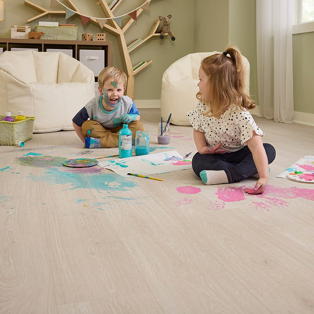 Pergo EverCraft Clearwater Oak Waterproof Hybrid Flooring, 27-sq ft