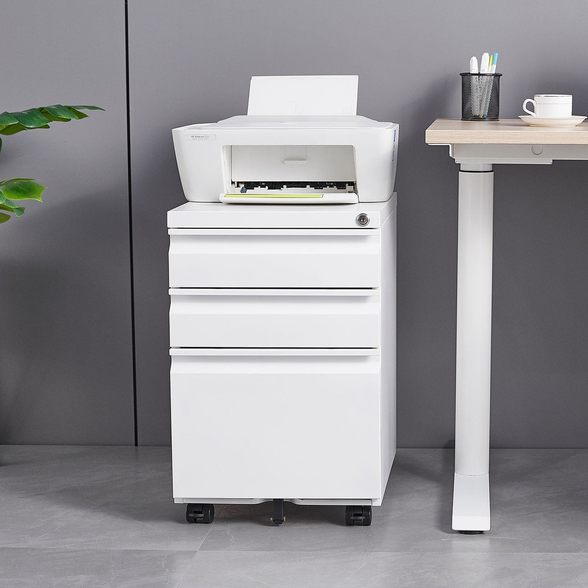 Mondawe Modern 3-Drawer Vertical File Cabinet, 17.32  14.57  23.63in Metal Filing Cabinet with Lock, White
