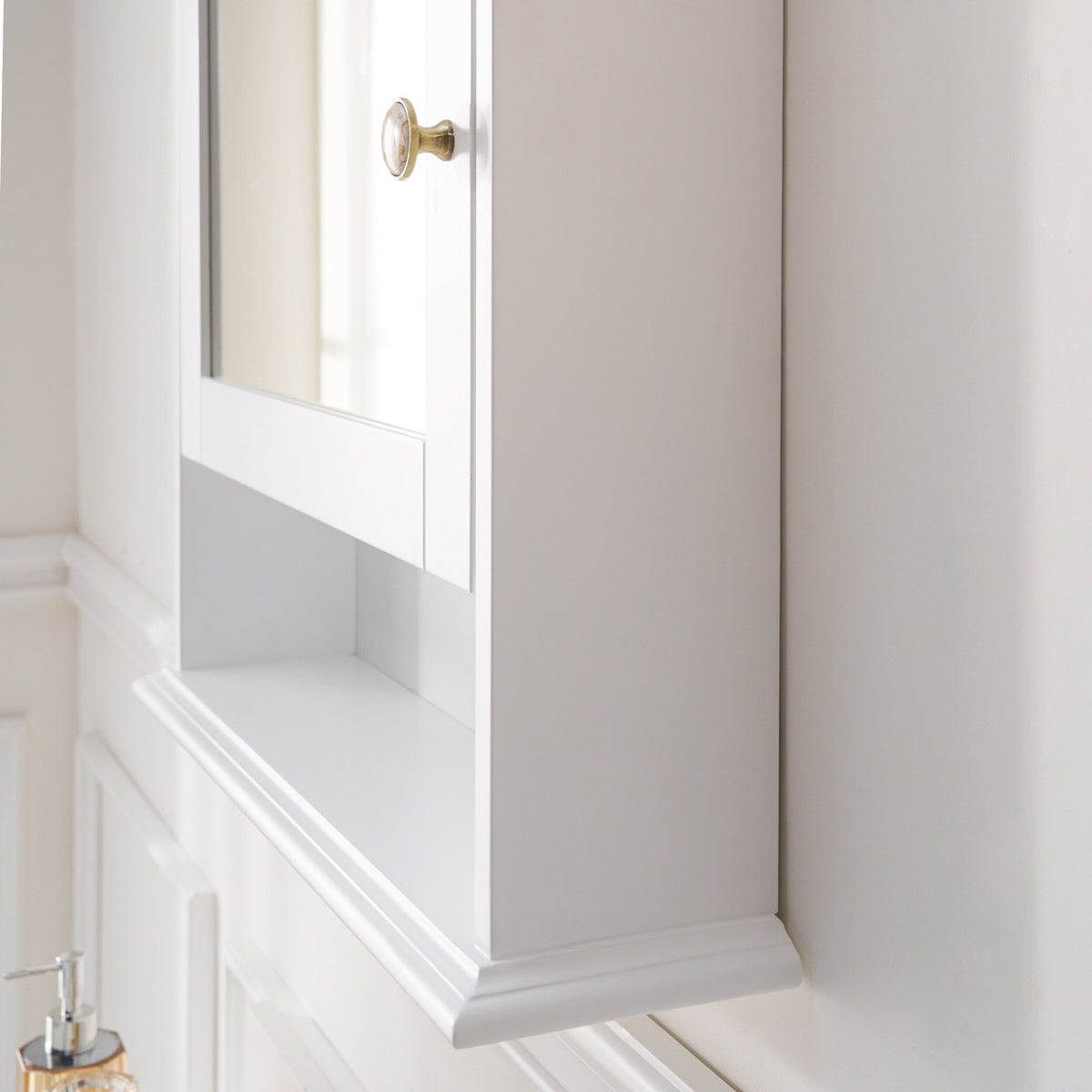 WELLFOR 24-in x 34-in Surface Mount White Mirrored Soft Close Medicine Cabinet